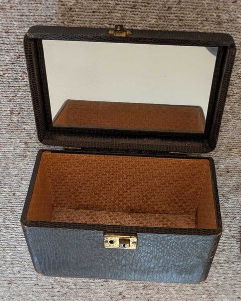 VTG Art Deco Train Case