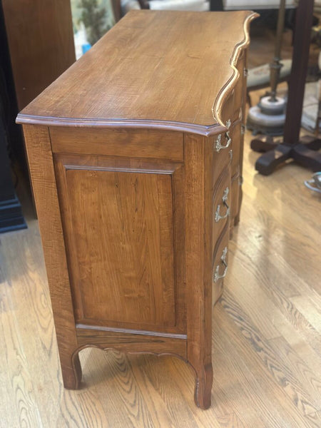 VINTAGE ETHAN ALLEN LEGACY COLLECTION SERPENTINE CHEST, 44"W x 18 1/2"D x 34 1/4"H IN STORE PICKUP