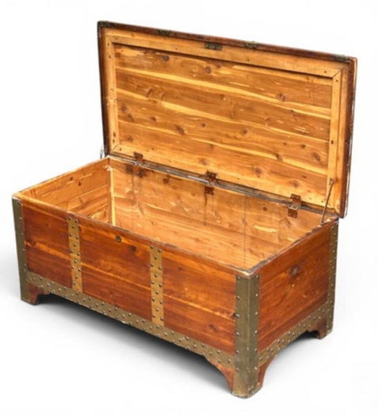 VINTAGE CEDAR CHEST 45W 21D 19T IN STORE PICK UP ONLY