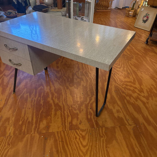 MID CENTRY DESK AS FOUND 22D 40L 28T