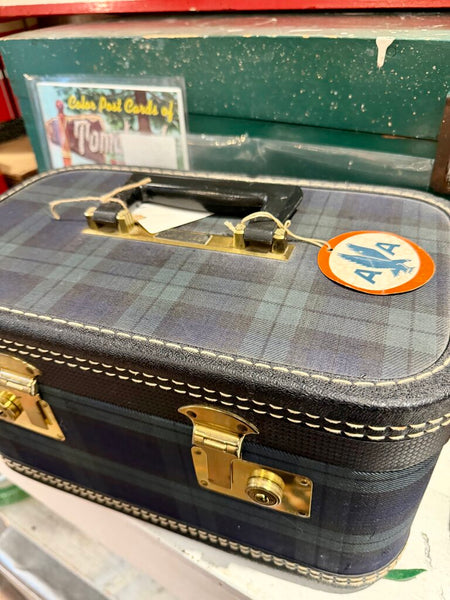 JFV ~ Vintage plaid train case