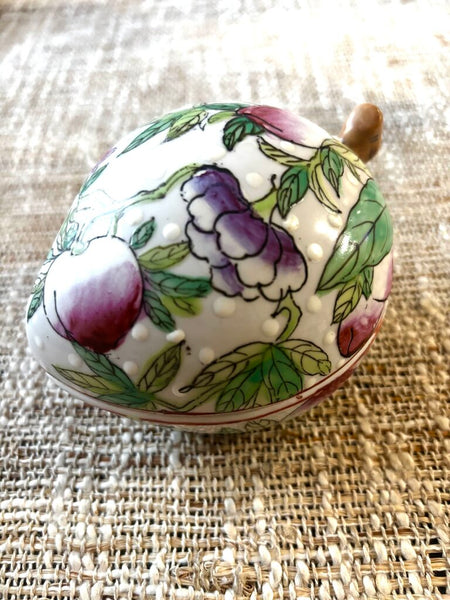 Vintage Chinese Tobacco Leaf Porcelain Box