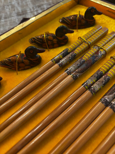 Set of 5 Wood Chopsticks with 5 Duck Rests
