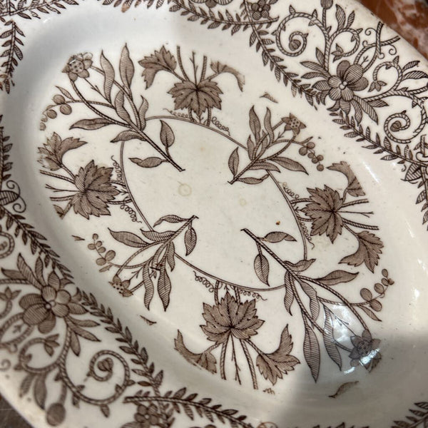 ANTIQUE T AND R BOOTE IN ENGLAND DISH 7" x 5"
