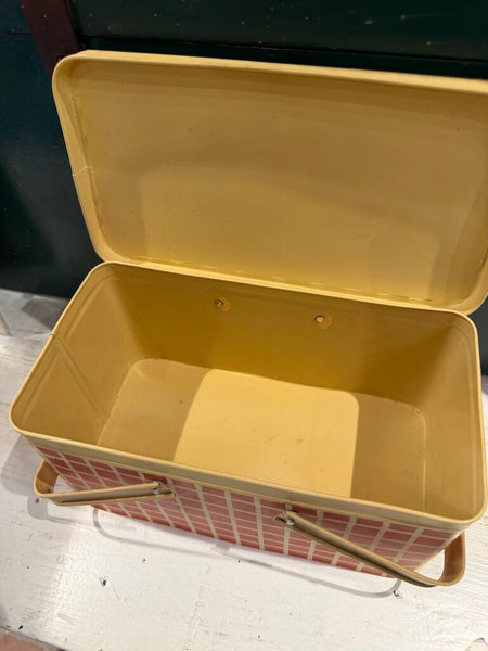JFV ~ retro small check metal basket