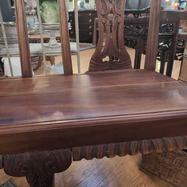 Beautiful Vintage Mid Century Chippendale Style Mahogany Settee with Ball And Claw Feet. 49x18x19 H. IN STORE PICKUP ONLY