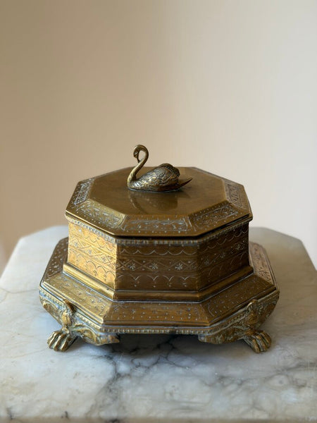 1780 Authentic Mottahedeh Vintage Brass Swan Box