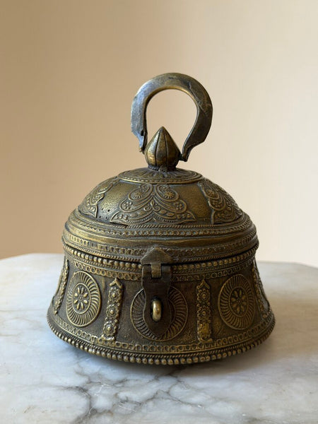 1886 Ornate Brass Hinged Box