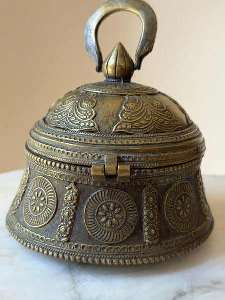 1886 Ornate Brass Hinged Box