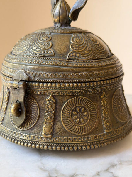 1886 Ornate Brass Hinged Box