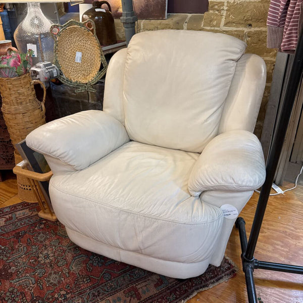 Italian white leather comfy lounge chair mfg Natuzzi in store pick up only
