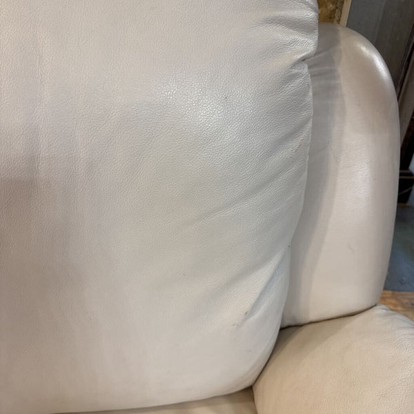 Italian white leather comfy lounge chair mfg Natuzzi in store pick up only