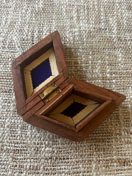 Vtg Wood Hinged Trinket/Ring Box w/Inlay