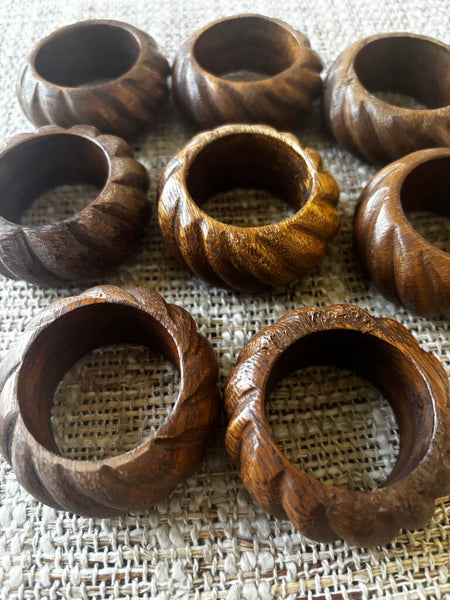 Set of 8 Vtg Spiral Cut Wooden Napkin Rings