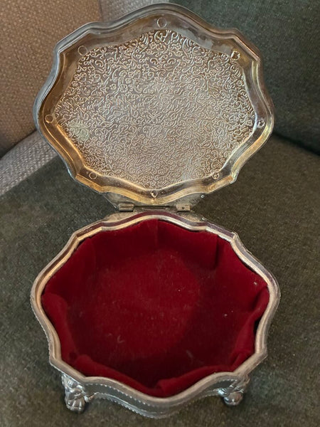 Vintage International Silver Plate Trinket Box 6.5 x 6 x 3