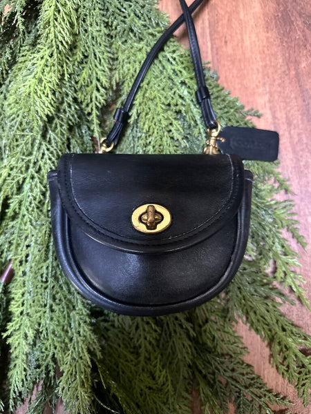 Vintage COACH Mini Turnlock Bag/Belt Bag Black Leather #9826 Firm
