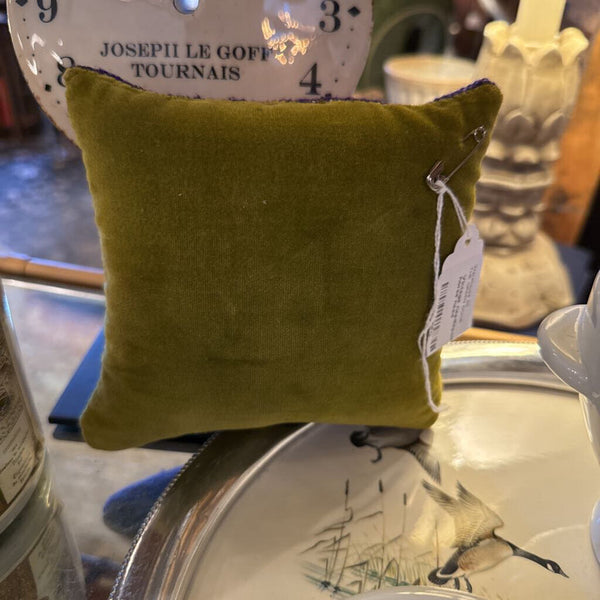 Vintage needlepoint pincushion horse head