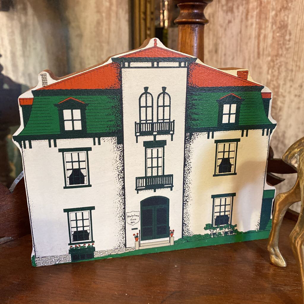 Wood House Cutout