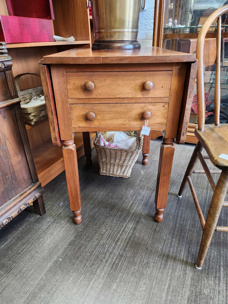 Drop leaf end table 2 drawers 19 x 25 x 29