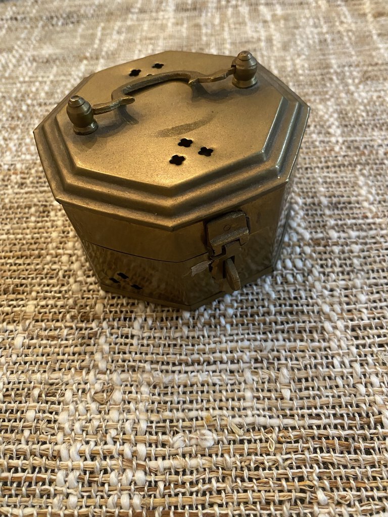 Vintage Octagon Cricket Potpourri Box