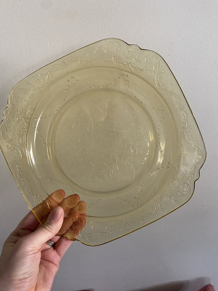 Yellow Glass Plate W1276