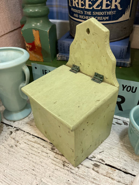 Jens Fresh Vintage ~ Vintage salt box