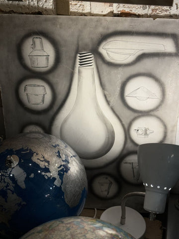 Vintage lightbulb illustration